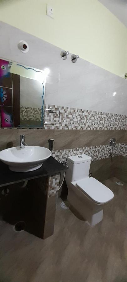 Redkey Inn Airport Бангалор Екстериор снимка