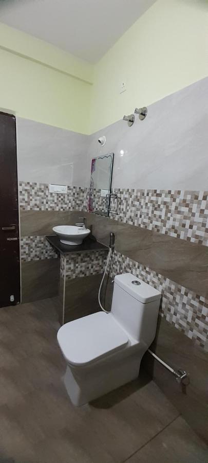 Redkey Inn Airport Бангалор Екстериор снимка